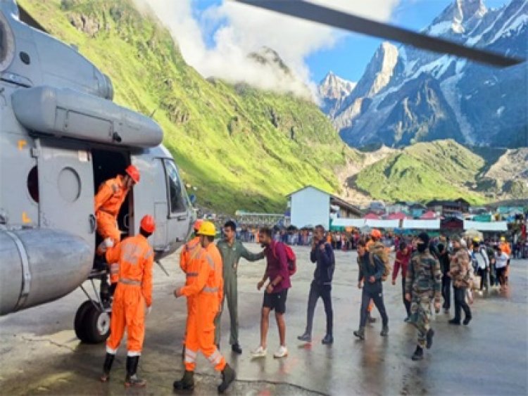 केदारनाथ में फंसे यात्रियों को निकलने का काम जारी,अब तक 7234 यात्री रेस्क्यू