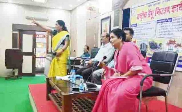 डेंगू पर बैठक, भाजपा-कांग्रेस के नेता भिड़े