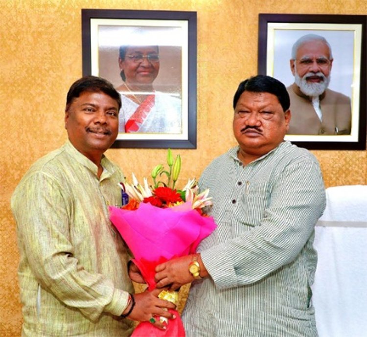 केंद्रीय मंत्री जुएल उरांव से वनमंत्री केदार कश्यप ने की सौजन्य भेंट