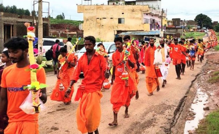 बेनगंगा से जल लेकर हजारों कांवरिये 110 किमी पैदल जलाभिषेक करने कैलाशगुफा रवाना