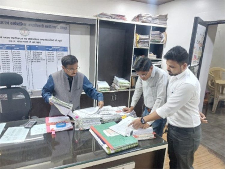 आज भी जारी रहा संभागायुक्त का औचक निरीक्षण