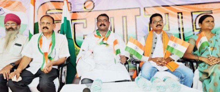 हर घर तिरंगा यात्रा में विधायक टेकाम सहित सैकड़ों हुए शामिल