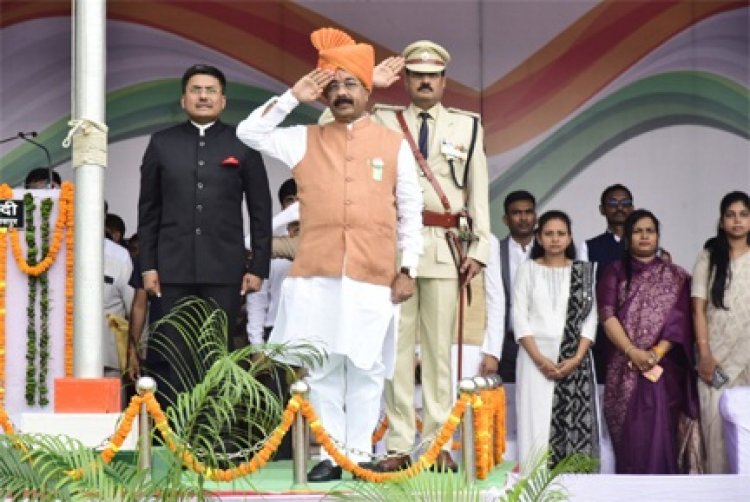 स्वतंत्रता दिवस पर उप मुख्यमंत्री श्री अरुण साव ने फहराया तिरंगा
