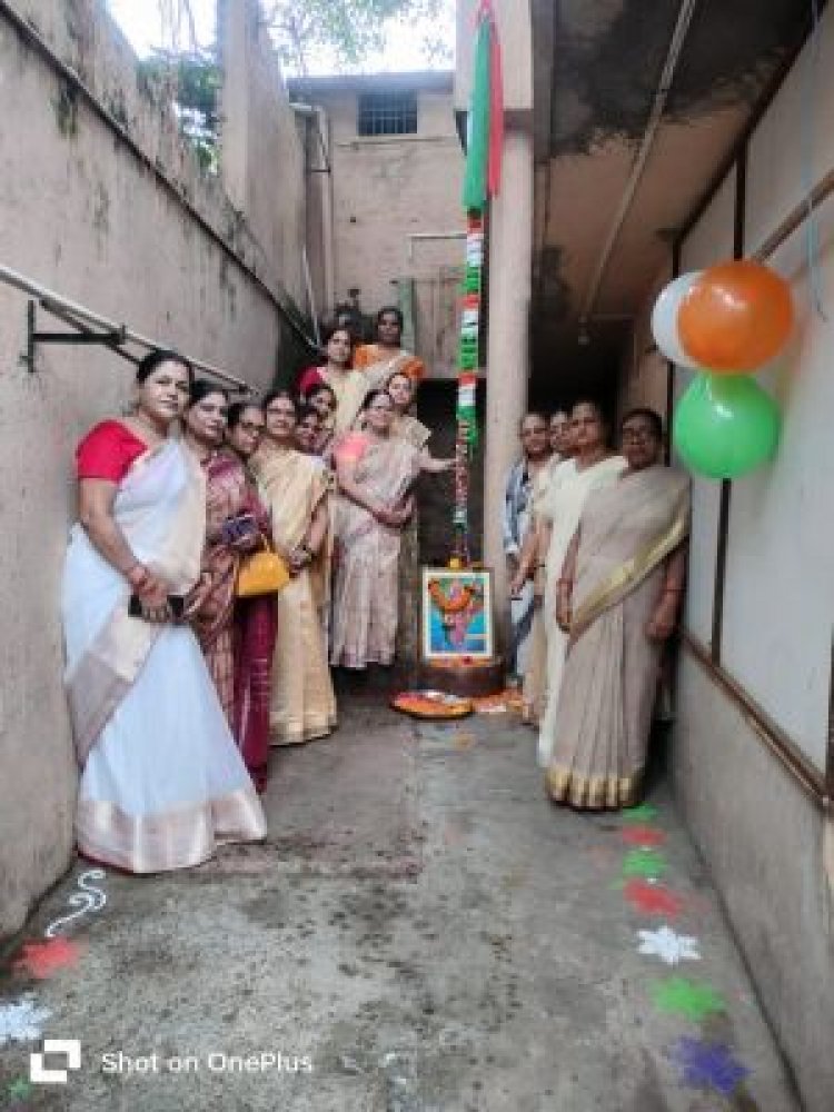 विप्र शक्ति महिला मंडल में ध्वजारोहण