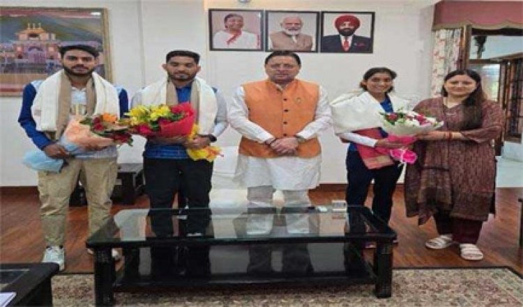 धामी ने पेरिस ओलंपिक से वापस आए खिलाड़ियों को किया सम्मानित