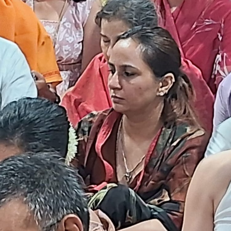 रजनीकांत की बेटी सौंदर्या महाकाल मंदिर पहुंची:भस्म आरती में शामिल हुई