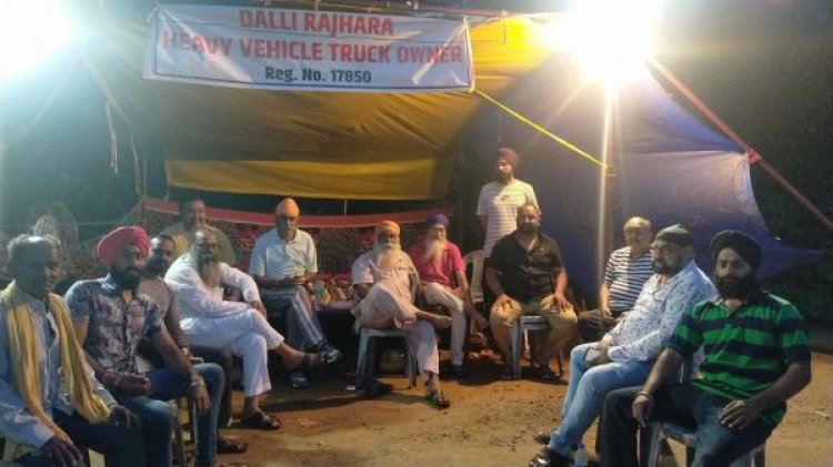 नारायणपुर-दल्लीराजहरा के ट्रांसपोर्टरों के बीच ‘ट्रक-युद्ध’