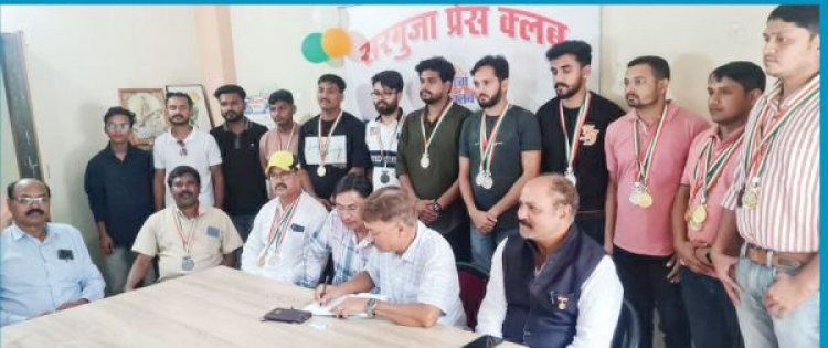 साधन सुविधा का अभाव, घरों में प्रैक्टिस, सरगुजा संभाग के खिलाडिय़ों ने शूटिंग स्पर्धा में जीते पदक