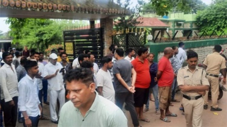 सभापति कृष्णा चंद्राकर के घर पुलिस ने दी दबिश, खाली हाथ लौटी