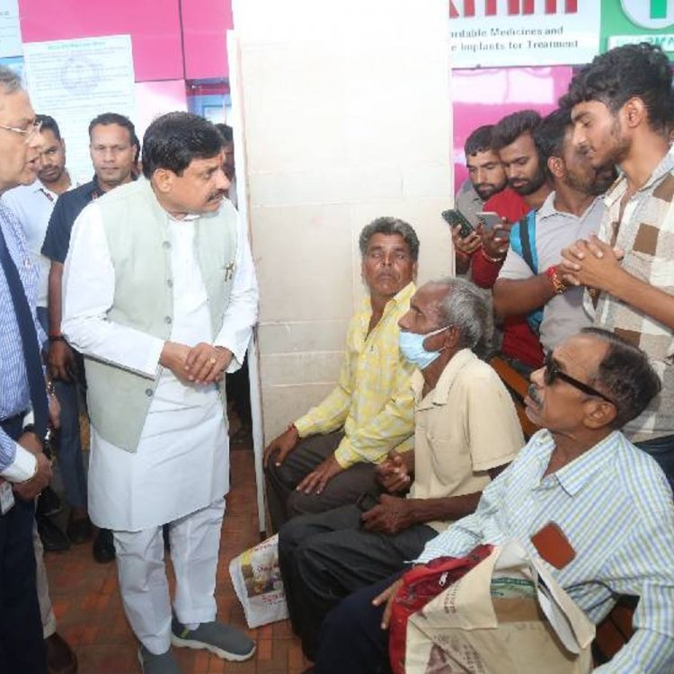 एम्स में राज्यपाल को देखने के बाद सीएम मोहन बोले:सितंबर में कोलकाता में करेंगे रोड शो, नवम्बर में जाएंगे विदेश