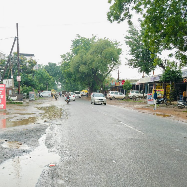नर्मदापुरम में मौसम में हुआ बदलाव:चार दिन बाद सुबह हुई बारिश, दोपहर में निकली धूप
