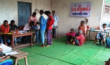 कमार जनजाति के हितग्राहियों को मिल रहा शासकीय योजनाओं का लाभ