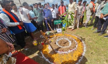एक पेड़ बस्तर के देवी-देवताओं के नाम थीम के तहत वृक्षारोपण अभियान का किया गया आयोजन