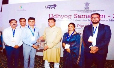 म.प्र. को टॉप अचीवर कैटेगरी इन सिटीजन सर्विसेज में केन्द्र सरकार ने किया सम्मानित