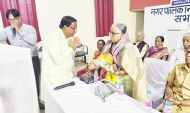 शिक्षक दिवस पर गुरूजनों का सम्मान