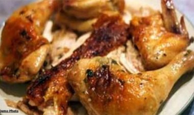 नॉनवेज मिलने पर परिजनों का रेस्टोरेंट में जमकर हंगामा