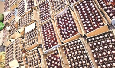 उपायुक्त और उनकी टीम ने बारिश के बावजूद शराब तस्‍करों पर की कार्रवाई