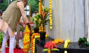 वन मंत्री श्री रावत ने राष्ट्रीय वन शहीद दिवस पर वन शहीदों को पुष्पांजलि दी