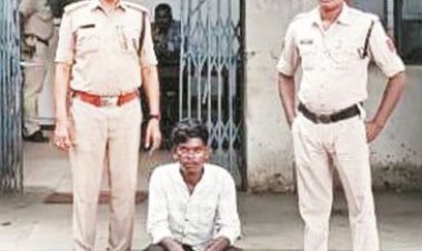 तलवार लहराने वाला युवक गिरफ्तार