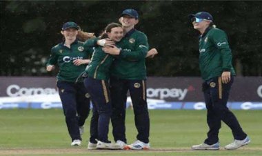आयरलैंड की महिला टीम ने इंग्लैंड को रोमांचक मुकाबले में हराया