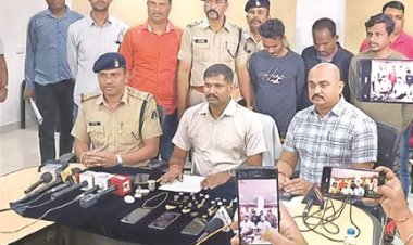 चोरी की रकम से परिवार संग की तीर्थ यात्रा, रायपुर लौटते ही पुलिस ने दबोचा