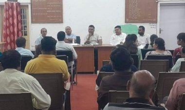 कम वसूली पर आयुक्त  ने जताई नाराजगी