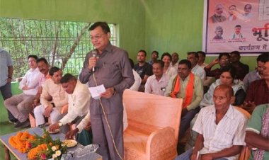 मंत्री श्री लखन लाल देवांगन ने तीन वार्डों के विकास कार्यों का किया भूमिपूजन