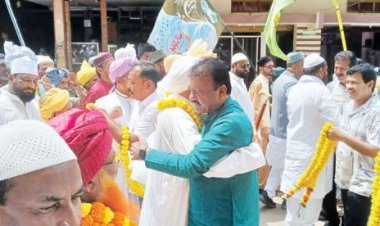 ईद मिलादुन्नबी पर निकाला जुलूस, कांग्रेसियों ने किया स्वागत