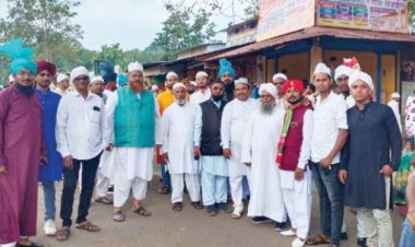 धूमधाम से मनी ईद मिलादुन्नबी, निकाला जुलूस