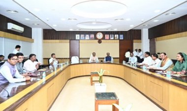 मुख्यमंत्री विष्णु देव साय की अध्यक्षता में मंत्रालय महानदी भवन में कैबिनेट की बैठक शुरू