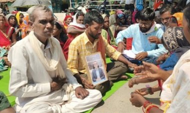 तिरखुट्टी के आक्रोशित पंडो आदिवासियों ने किया चक्काजाम