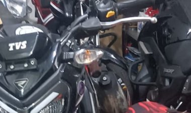 घंसौर में 2 दुकानों के टूटे ताले:50 हजार रुपए समेत बाइक; चोर ने शटर में लिखा 'जीत चोर की', घंसौर पुलिस जांच में जुटी