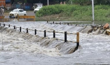 मानसून की अंतिम बारिश का प्रहार:आम जनजीवन हुआ प्रभावित, बारिश से सोयाबीन की फसल भी हो रही खराब