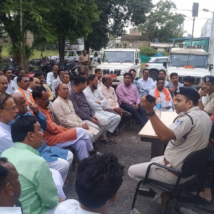 देवनगर थाने में शांति समिति की बैठक:गणेश उत्सव सहित सभी त्योहार शांतिपूर्ण और मिलजुल मनाने को लेकर हुई चर्चा