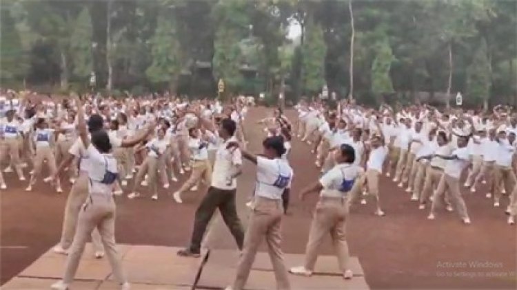 फिट रहने छत्तीसगढ़ी गीत पर एक साथ थिरके 700 से अधिक जवान