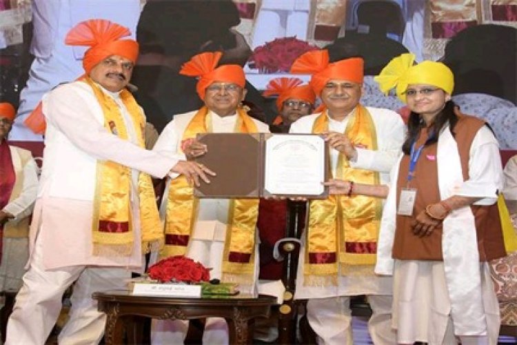 माता-पिता-गुरूजनों का सम्मान और सत्य का पालन करें विद्यार्थी : राज्यपाल श्री पटेल