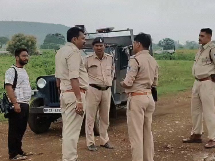 इंदौर में आर्मी अफसरों से लूट, महिला मित्र से गैंगरेप:जामगेट घूमने गए थे; SP बोली- रेप की आशंका है, पीड़िता के बयान होना बाकी