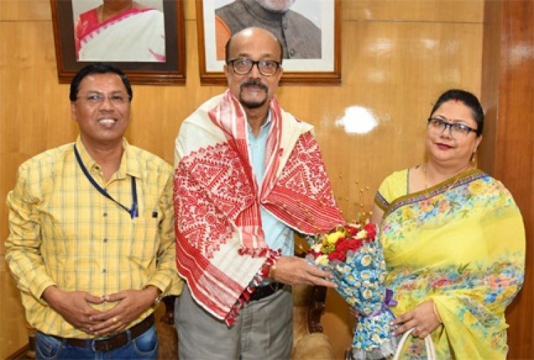 राज्यपाल डेका से भिलाई स्टील प्लांट के डीजीएम ने सौजन्य भेंट की