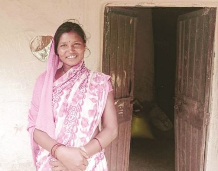 पहाड़ी कोरवा महिलाएं सुना रही महतारी वंदन की कहानी