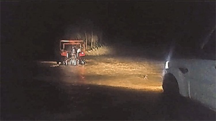 अस्पताल ले जाते समय उफनती नदी के बीच धार में फंस गया वाहन, डायरिया पीड़िता की मौत