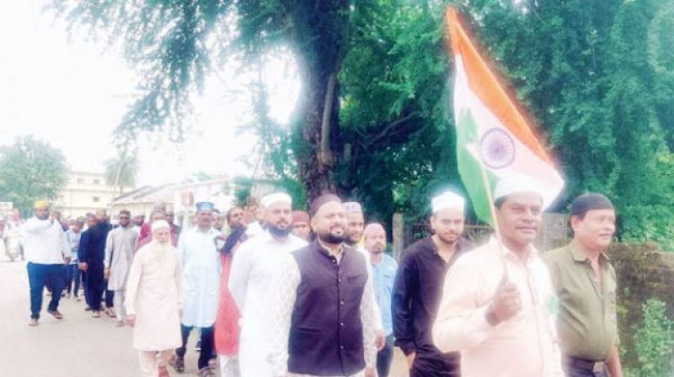 ईद मिलादुन्नबी का जश्न, निकाला जुलूस