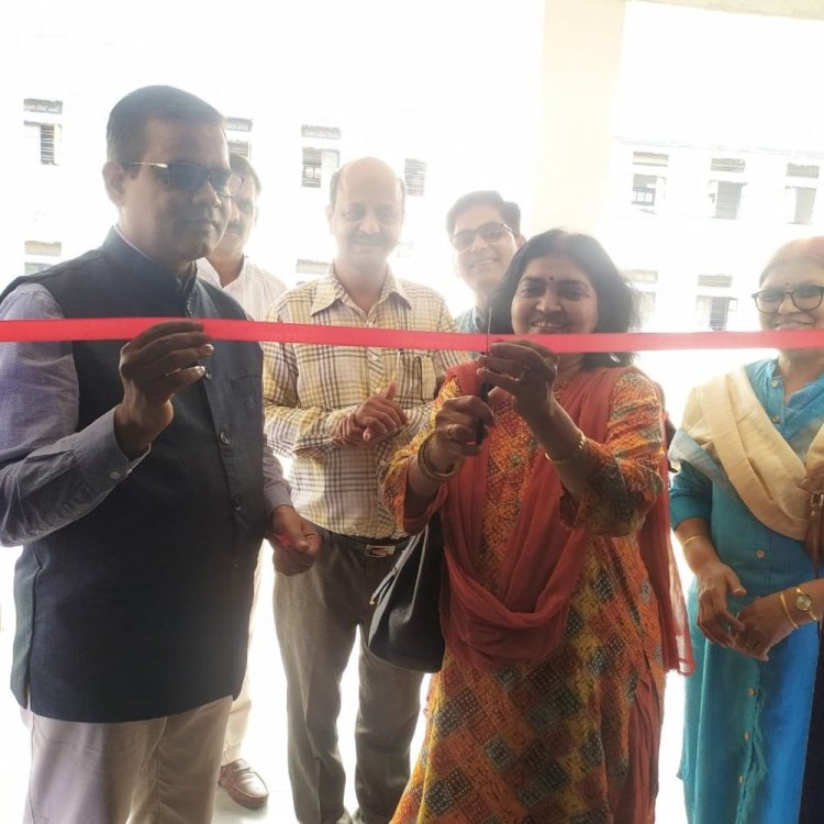 पीएमश्री केंद्रीय विद्यालय क्रमांक-1 भोपाल में 'स्वच्छता पर चित्रकला' प्रतियोगिता:विद्यार्थियों ने स्वच्छता से संबंधित नारे लिखे और पोस्टर बनाए