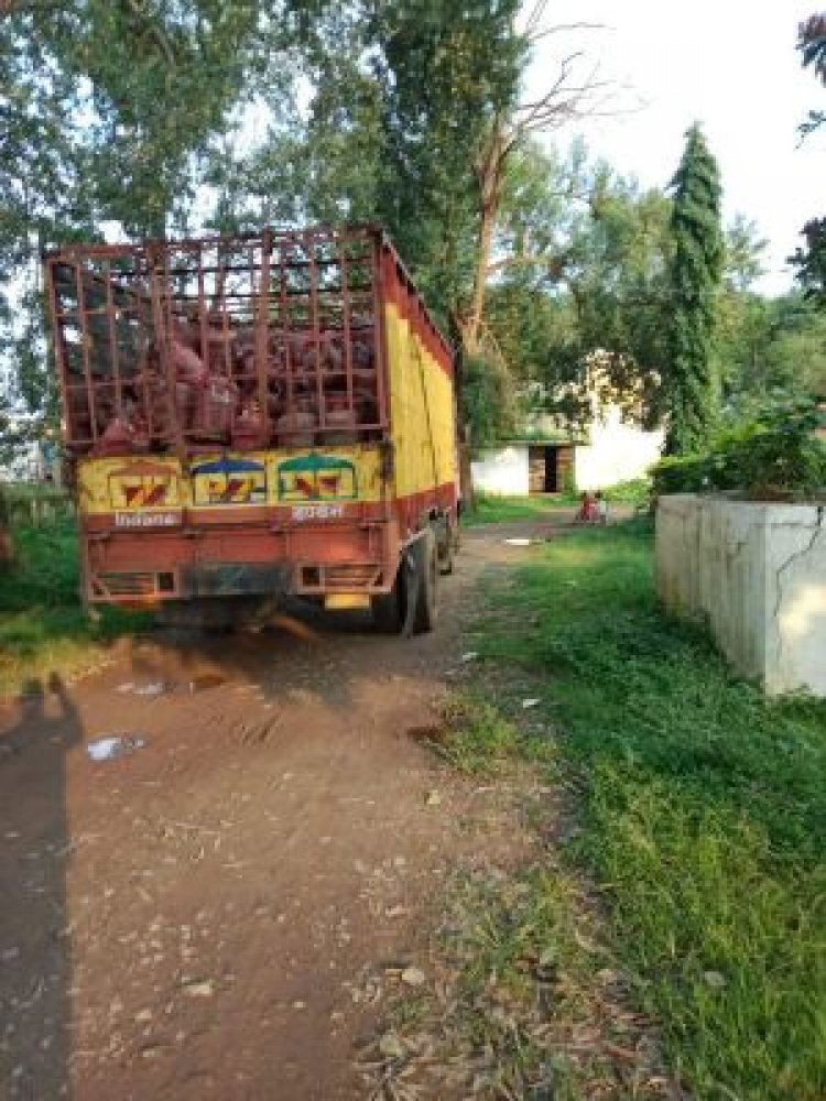 मृतक युवक की शिनाख्त, ट्रक जब्त