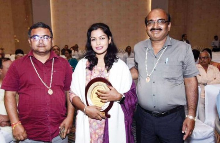 स्वर्णकार वेलफेयर एसो. के राष्ट्रीय सम्मेलन में डॉ.वृंदा सम्मानित