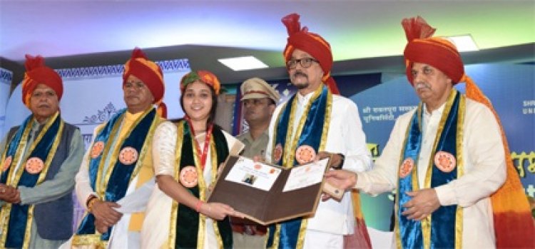 श्री रावतपुरा सरकार विश्वविद्यालय के तृतीय दीक्षांत समारोह में शामिल हुए राज्यपाल