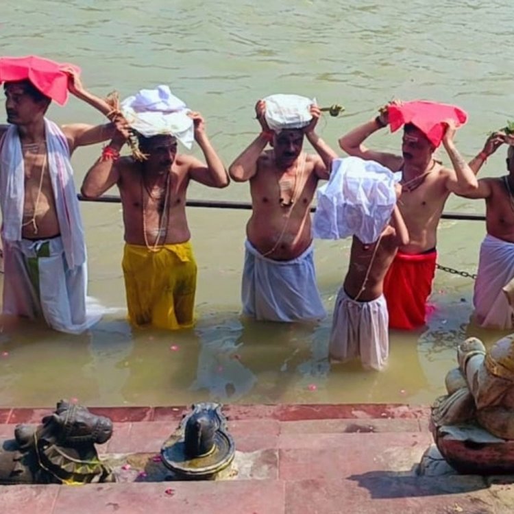 ब्राह्मण समाज ने किया पितरों का पिंडदान एवं तर्पण:पितरों का तर्पण और मोक्ष का मार्ग प्रशस्त करना पारिवारिक धर्म और सामाजिक सरोकार- अध्यक्ष