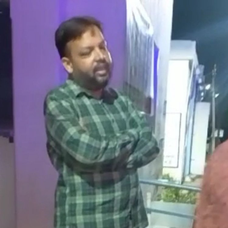 एंबुलेंस ड्राइवर ने डॉक्टर खिलाफ दर्ज कराई शिकायत:मारपीट के साथ मोबाइल तोड़ने के आरोप लगाए; CMHO ने मांगा जांच प्रतिवेदन