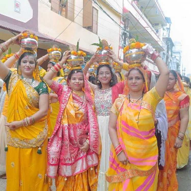 भोपाल के राजवंश कॉलोनी करोंद में श्रीमद्भावत कथा का शुभारंभ:धूमधाम से निकली कलश यात्रा, झूमे श्रद्धालु