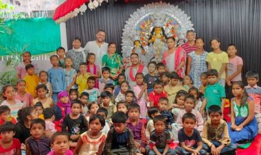 हेषेल दुर्गाबाड़ी में कला-संगीत के साथ देवी का स्वागत:पद्मश्री गोंड चित्र कलाकार दुर्गा बाई व्याम ने उत्सव का उद्घाटन चित्रकला से किया