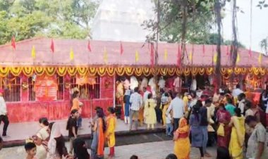 देवी मंदिरों में प्रज्वलित हुए आस्था के दीप, शारदीय नवरात्र पर भक्तों की उमड़ी भीड़